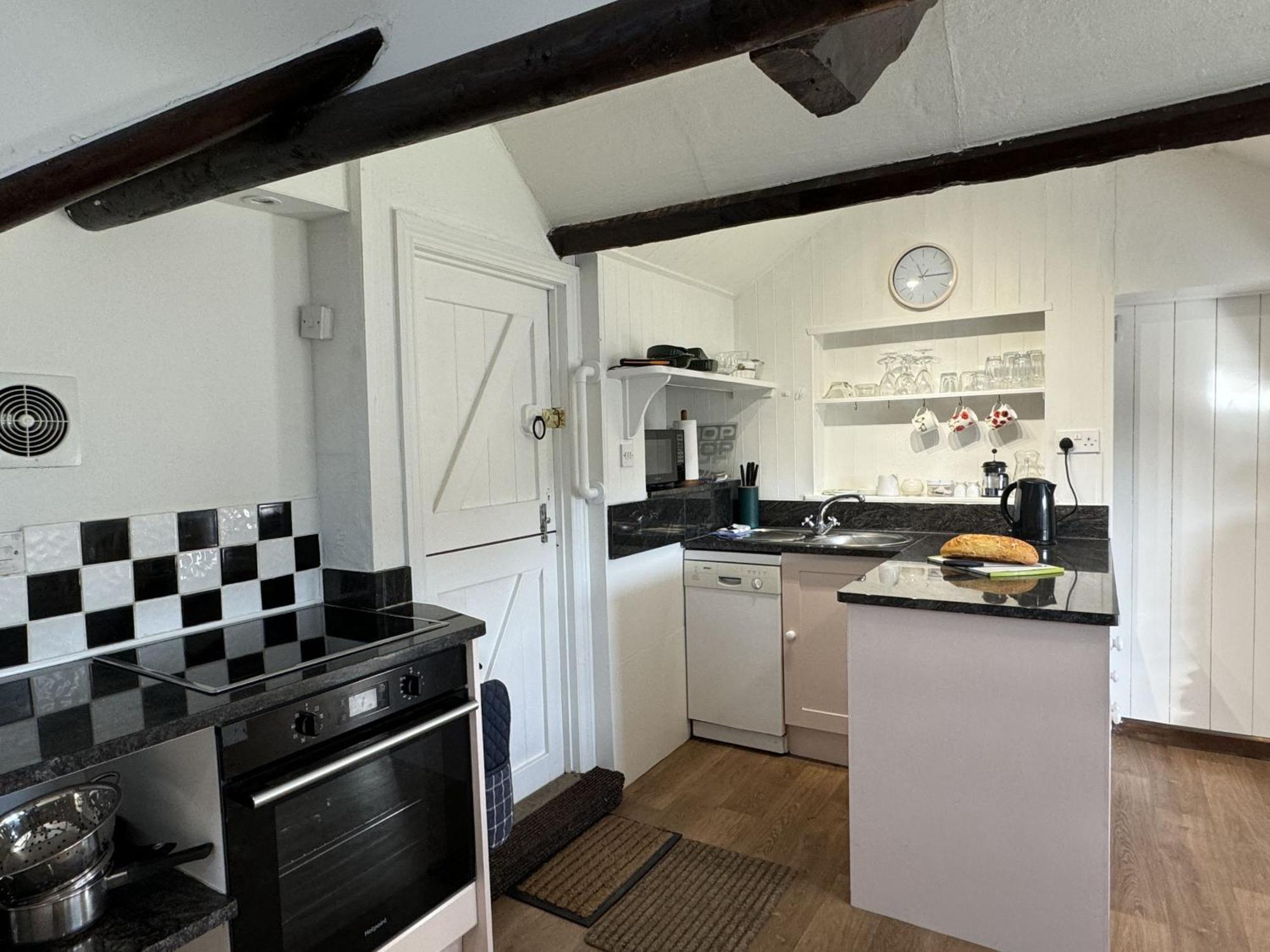 Greenswood Cottage - Cosy Cottage, Rural Location, Beautiful Landscaped Gardens With Pond And Lake Dartmouth Exterior photo