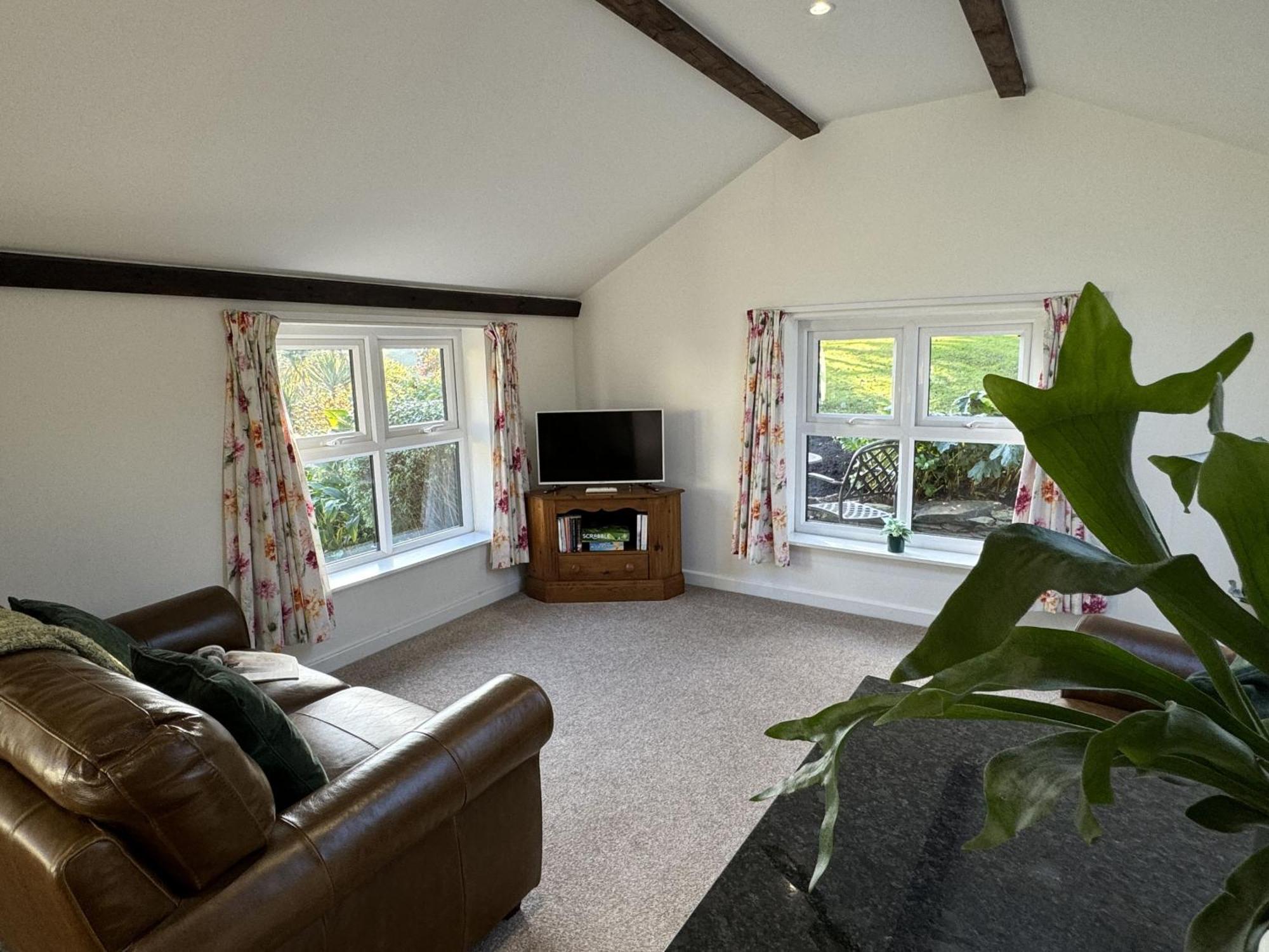 Greenswood Cottage - Cosy Cottage, Rural Location, Beautiful Landscaped Gardens With Pond And Lake Dartmouth Exterior photo